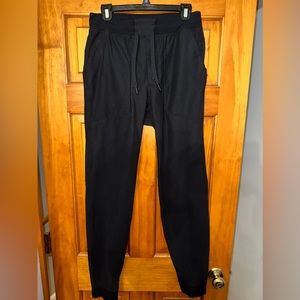 Lululemon men’s black joggers